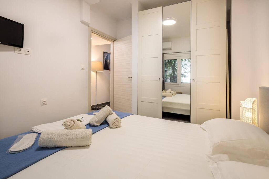 Hilton Area Brand New Comfortable Apartment Афины Экстерьер фото
